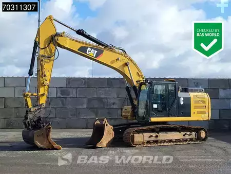 Beltegraver 2017 Caterpillar 326 F L (1)