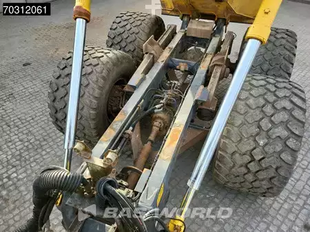 Zalomené klouby-dampry  2007 Komatsu HM300-2 (12)