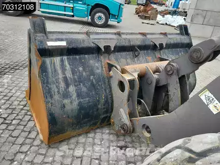 Pale Gommate 1996 Volvo L90 C (14)
