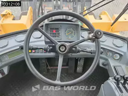 Pale Gommate 1996 Volvo L90 C (30)