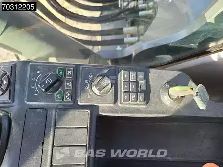 Escavatori cingolati 2019 Volvo EC250 E NL 3M WIDE (32)