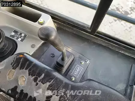 Bulldozers 2017 Komatsu D61 PX -24 Ripper Valve (29)