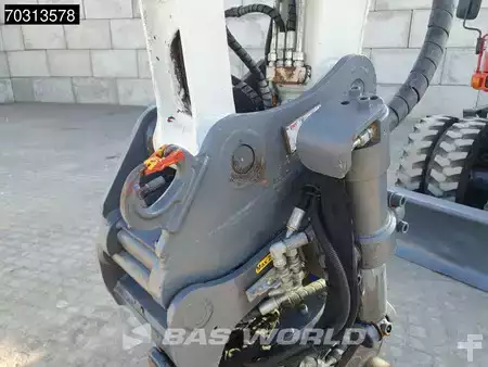Mobiele graafmachines 2015 Takeuchi TB295 W (16)