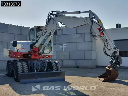 Mobiele graafmachines 2015 Takeuchi TB295 W (8)