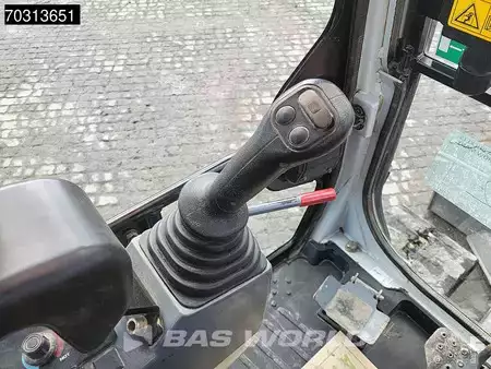 Minibagry 2018 Takeuchi TB250 A/C - 3 Buckets (32)