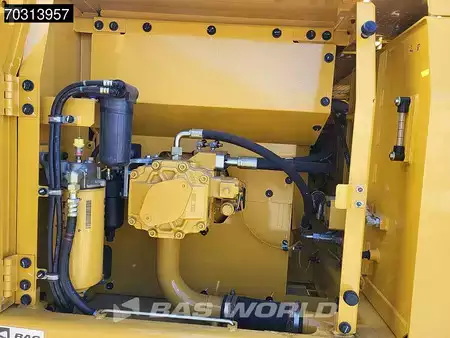 Koparki gąsienicowe 2026 Caterpillar 324 (16)