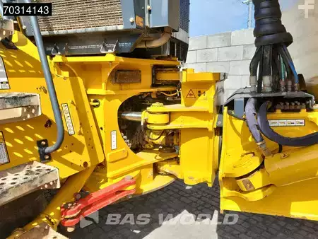 Zalomené klouby-dampry  2019 Bell B45 E (19)