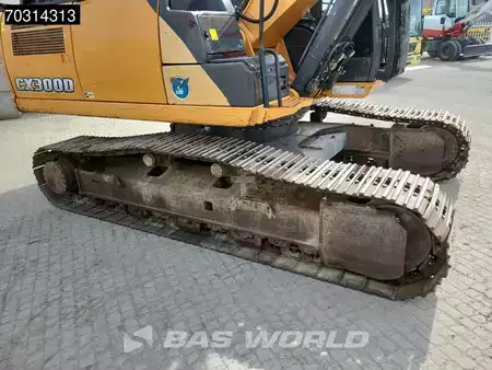 Korečková rýpadla 2017 Case CX300 D (15)