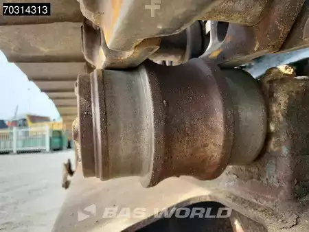 Korečková rýpadla 2017 Case CX300 D (17)