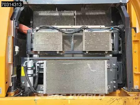 Korečková rýpadla 2017 Case CX300 D (23)