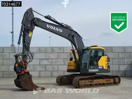 Excavadoras de cadenas 2015 Volvo ECR235 E L (1)