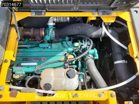 Excavadoras de cadenas 2015 Volvo ECR235 E L (18)