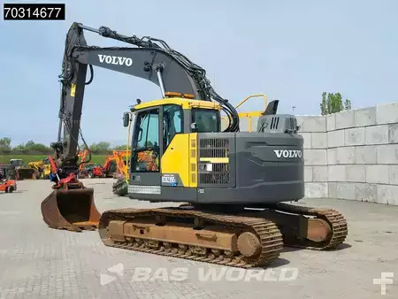 Excavadoras de cadenas 2015 Volvo ECR235 E L (2)