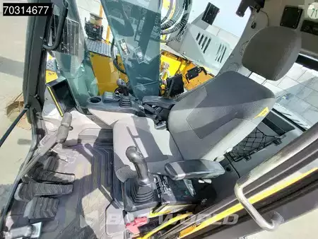 Excavadoras de cadenas 2015 Volvo ECR235 E L (31)