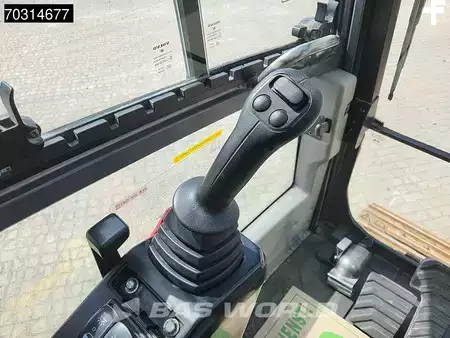 Excavadoras de cadenas 2015 Volvo ECR235 E L (32)