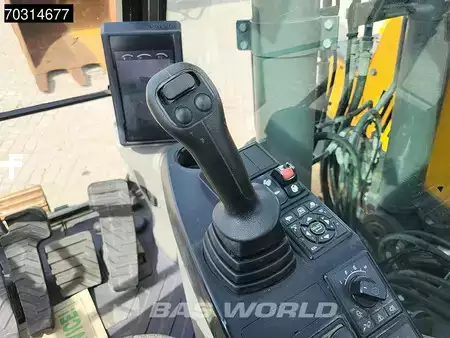 Excavadoras de cadenas 2015 Volvo ECR235 E L (33)