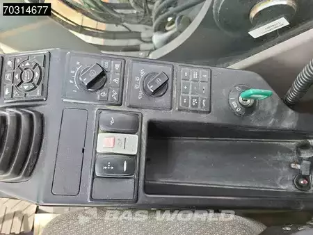 Excavadoras de cadenas 2015 Volvo ECR235 E L (39)