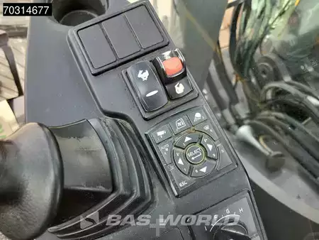 Excavadoras de cadenas 2015 Volvo ECR235 E L (40)