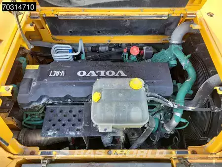Escavatori cingolati 2013 Volvo EC380 D L (18)