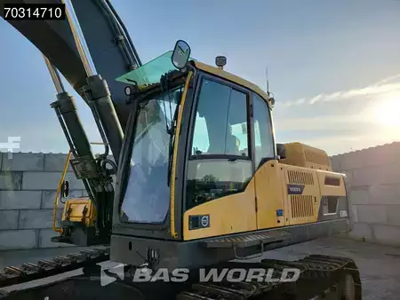 Escavatori cingolati 2013 Volvo EC380 D L (27)