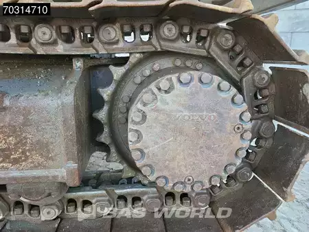 Escavatori cingolati 2013 Volvo EC380 D L (32)