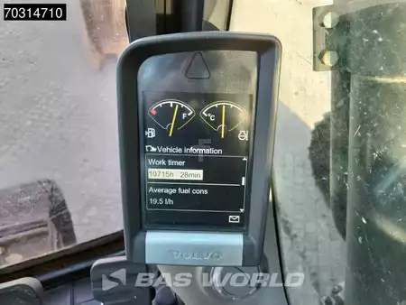 Escavatori cingolati 2013 Volvo EC380 D L (38)