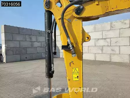 Mini pelle 2017 Caterpillar 305 E2 3 Buckets (13)