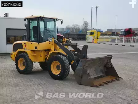Chargeuse sur pneus 2016 Volvo L30 G (10)