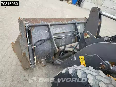 Chargeuse sur pneus 2016 Volvo L30 G (19)