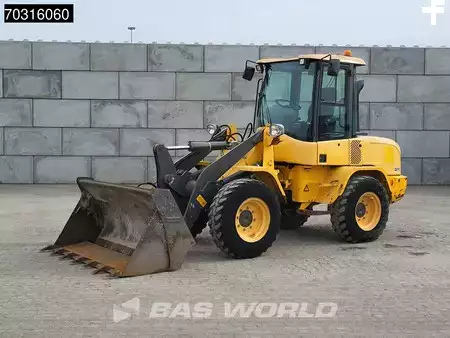 Chargeuse sur pneus 2016 Volvo L30 G (2)