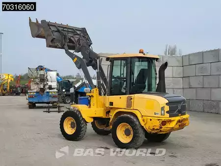 Chargeuse sur pneus 2016 Volvo L30 G (3)