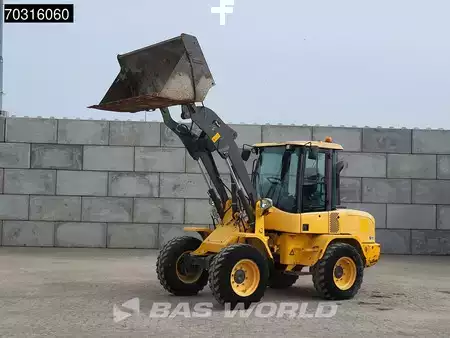 Chargeuse sur pneus 2016 Volvo L30 G (5)