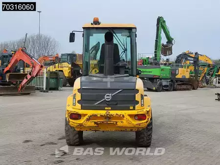 Chargeuse sur pneus 2016 Volvo L30 G (9)