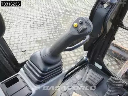 Mini pelle 2022 Caterpillar 305 CR (40)