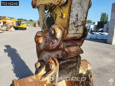 Escavatori gommati 2014 Komatsu PW180 -7E0 OUTRIGGERS + BLADE (16)