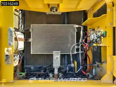 Escavatori gommati 2014 Komatsu PW180 -7E0 OUTRIGGERS + BLADE (33)