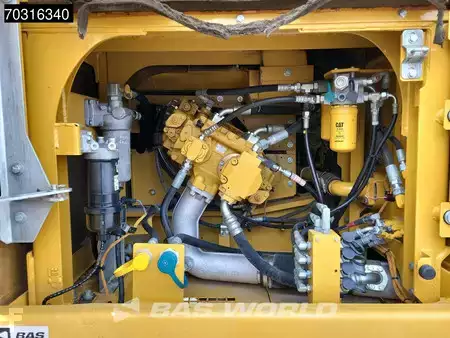 Kedjegraver 2016 Caterpillar 326 F LN Narrow (19)