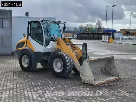 Kerekes rakodó 2015 Liebherr L506 C (13)