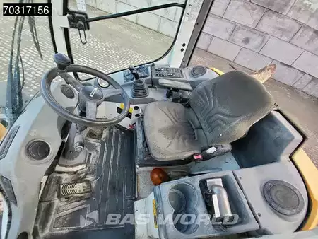 Kerekes rakodó 2015 Liebherr L506 C (40)