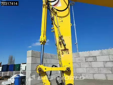 Pelle sur pneus 2007 New Holland Construction MH 5.6 Outriggers + Blade (13)