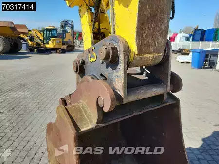 Pelle sur pneus 2007 New Holland Construction MH 5.6 Outriggers + Blade (15)