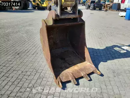 Pelle sur pneus 2007 New Holland Construction MH 5.6 Outriggers + Blade (16)