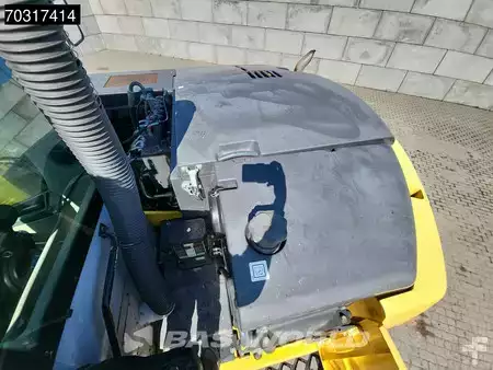 Pelle sur pneus 2007 New Holland Construction MH 5.6 Outriggers + Blade (18)