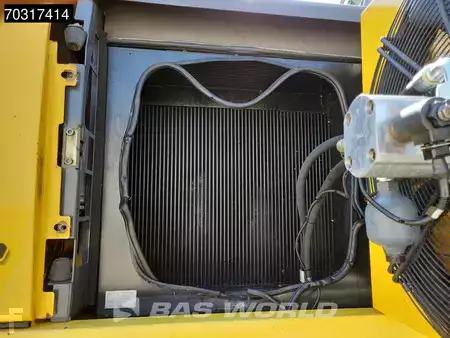 Pelle sur pneus 2007 New Holland Construction MH 5.6 Outriggers + Blade (24)