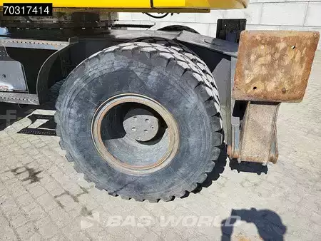 Pelle sur pneus 2007 New Holland Construction MH 5.6 Outriggers + Blade (30)