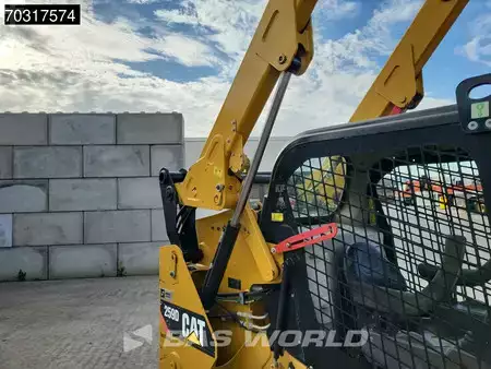 Telaketjukuormaajat 2016 Caterpillar 259 D (14)
