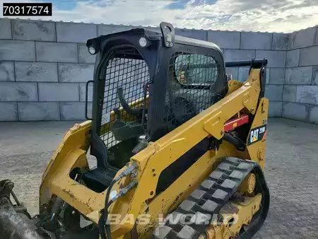 Telaketjukuormaajat 2016 Caterpillar 259 D (27)
