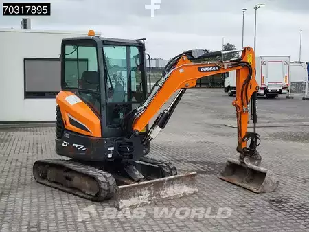 Mini excavators 2020 Doosan DX27 Z 3 Buckets (9)