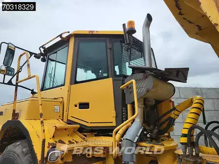 Zalomené klouby-dampry  2002 Volvo A25 D (16)