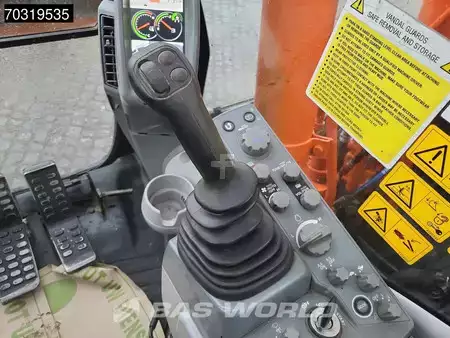 Koparki gąsienicowe 2017 Hitachi ZX135 US-6 Inlc. New Chains + Sprockets (39)